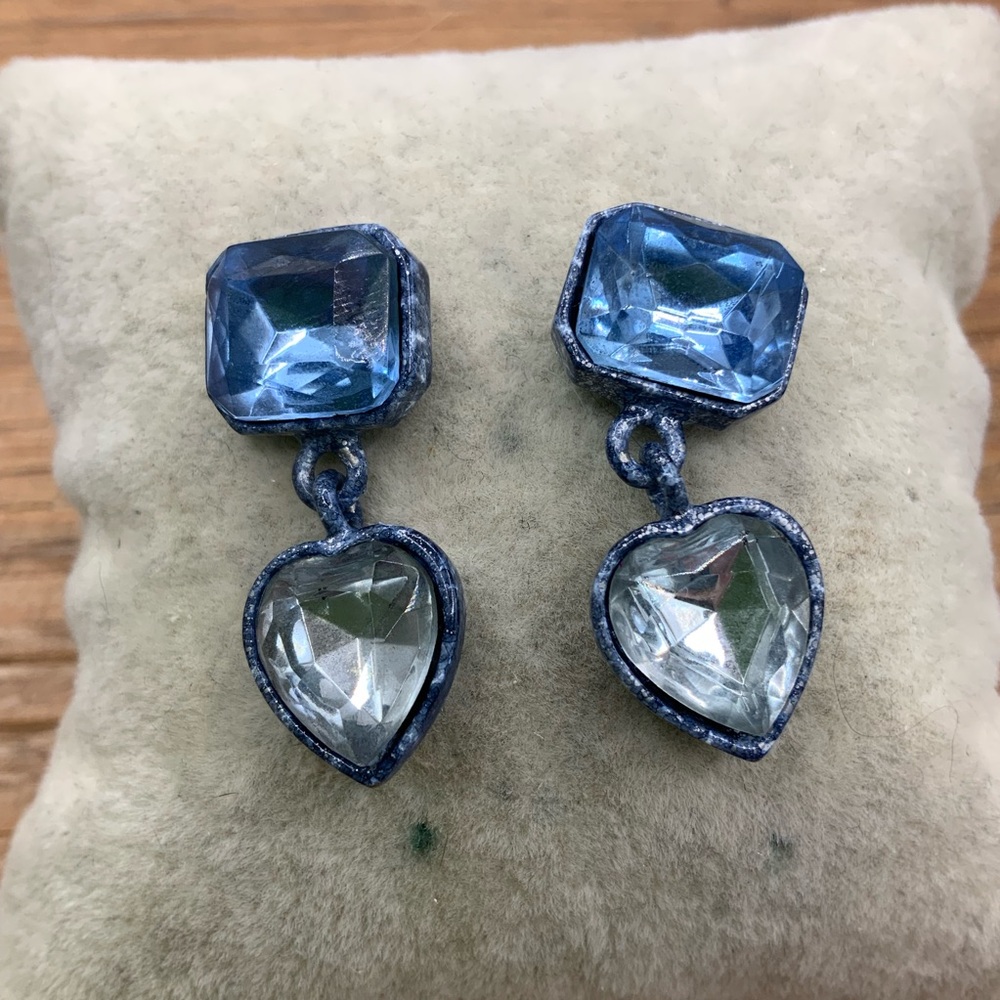 Don-Lin Vintage Style Blue Glass Heart Shaped Crystal Drop Earrings